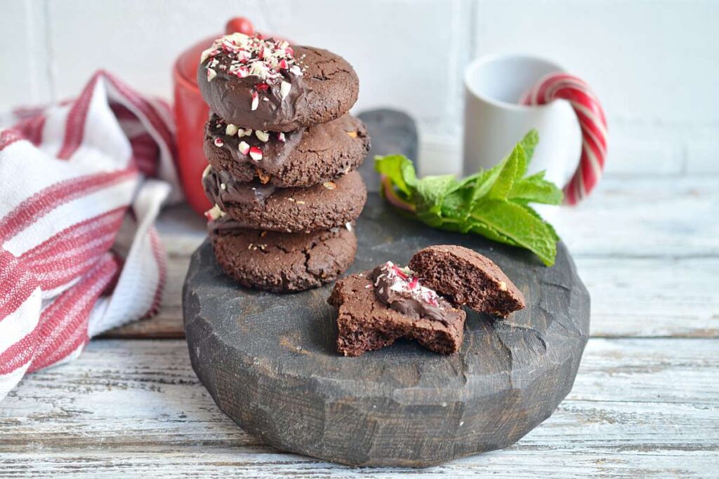 PEPPERMINT COOKIES WITH CHOCOLATE CHIPS.